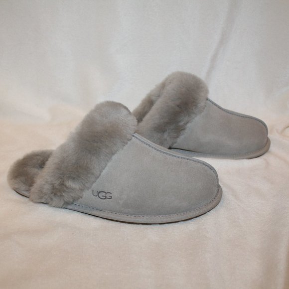 NIB UGG WOMEN'S‎ SCUFFETTE II SUEDE SHEARLING SLIP ON SLIPPERS GRAY - Picture 1 of 7